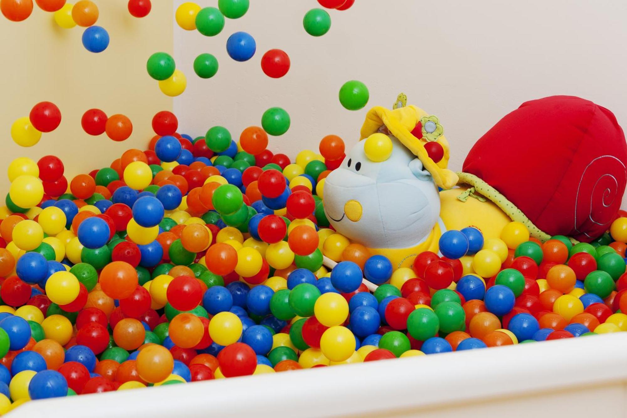 黑灵斯多夫史蒂根伯格水疗大酒店 塞巴特黑灵斯多夫 外观 照片 Ball pit