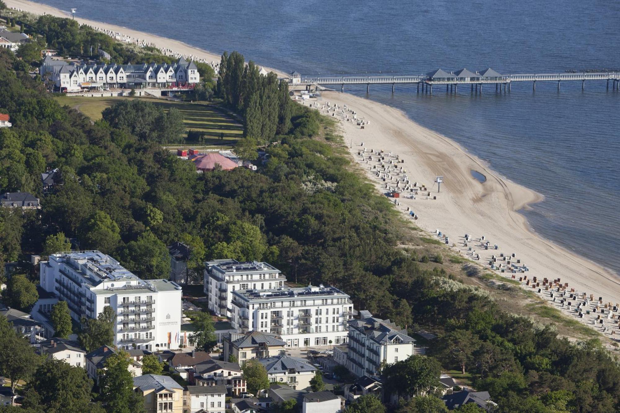 黑灵斯多夫史蒂根伯格水疗大酒店 塞巴特黑灵斯多夫 外观 照片 Aerial view of the town